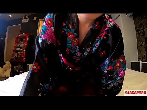 ❤️ ځوان cosplay نجلۍ په یوه آس او په یوه blowjob کې د squirt سره orgasm ته جنس خوښوي. اسيايي نجلۍ چې ويښتان لرونکې بلۍ او ښکلې سينه يې په دوديز جاپاني لباس کې په شوقيه ويډيو کې د مشت زنی ښکارندویي کوي. ساکورا 3 اوساکاپورن. ❤️ ❤